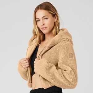 Alo Yoga LA Sherpa Jacket in Camel